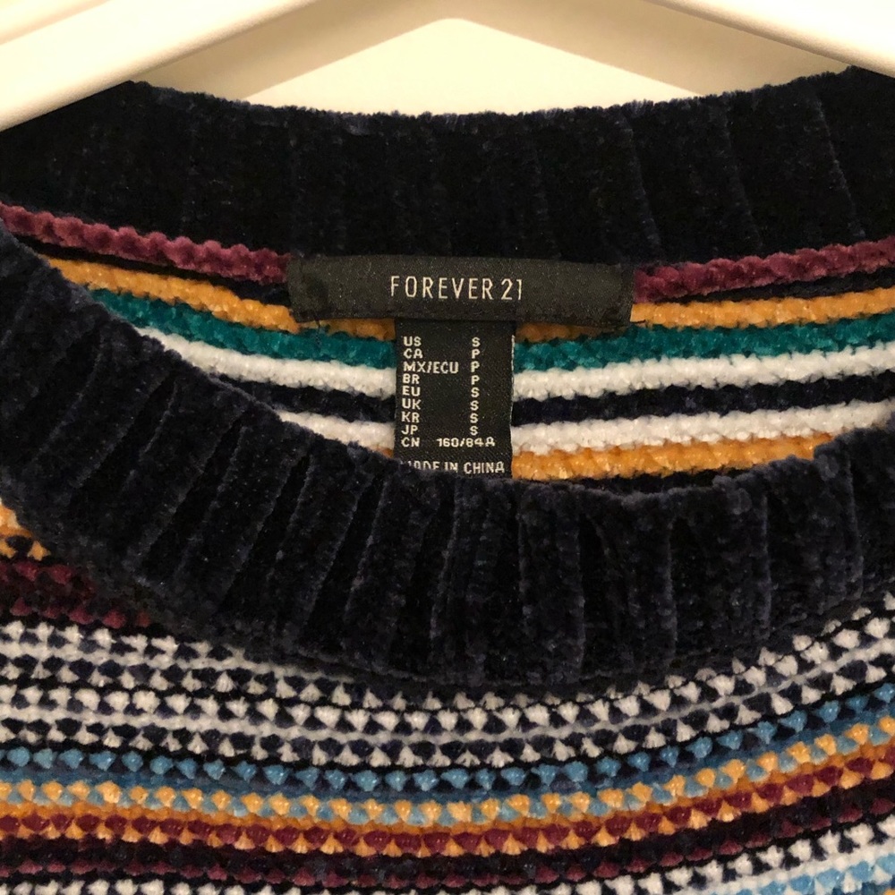 FOREVER21 Cropped Sweater - Picture 4 of 4